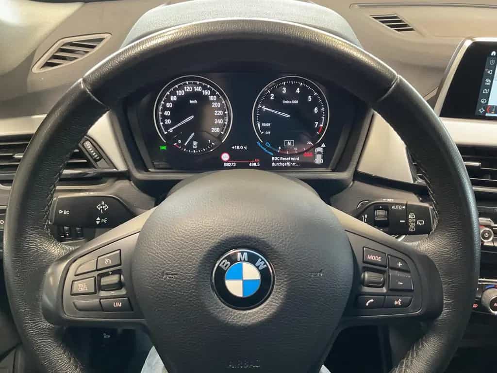 BMW X1 sDr. 18i Advantage AHK Navi BT Sitzh. PDC 17" 02/2019-photo-27