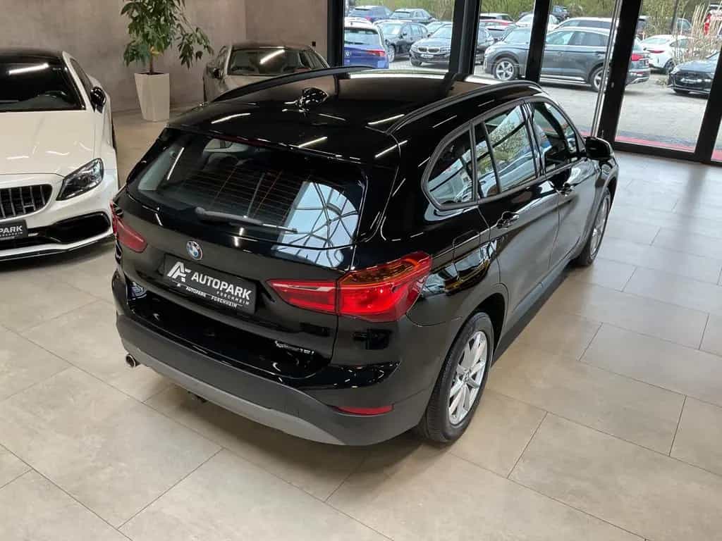 BMW X1 sDr. 18i Advantage AHK Navi BT Sitzh. PDC 17" 02/2019-photo-36