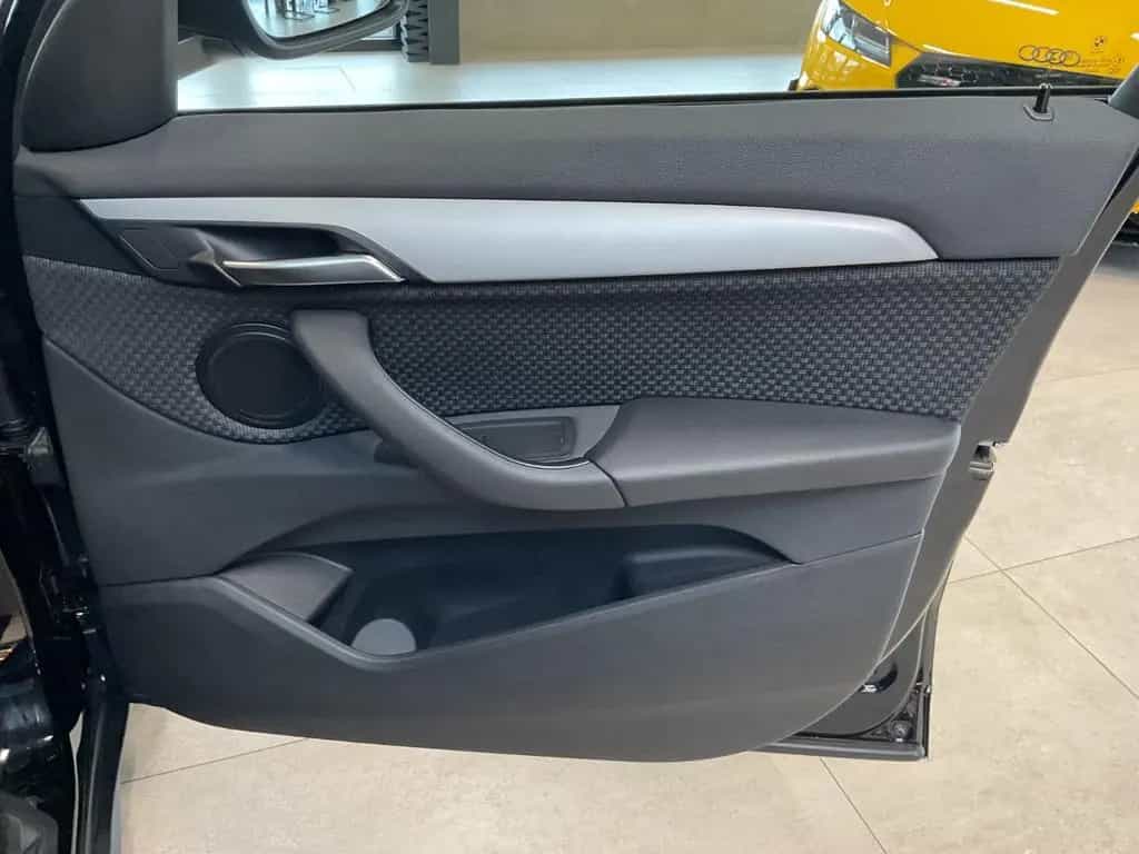 BMW X1 sDr. 18i Advantage AHK Navi BT Sitzh. PDC 17" 02/2019-photo-46