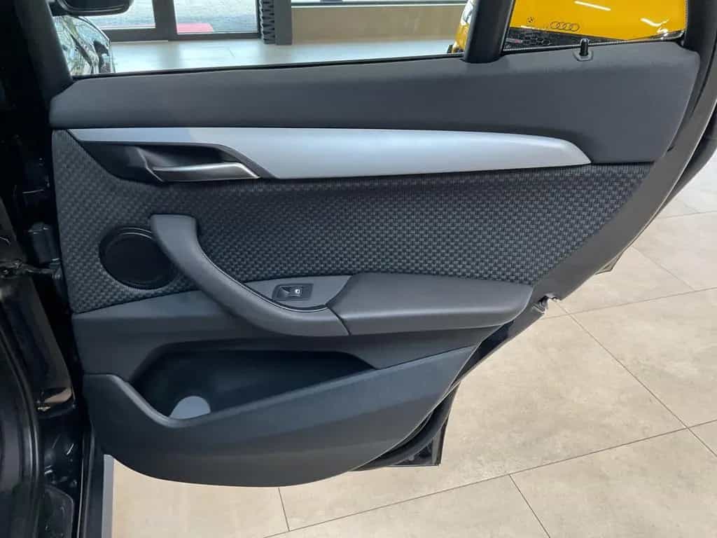 BMW X1 sDr. 18i Advantage AHK Navi BT Sitzh. PDC 17" 02/2019-photo-47