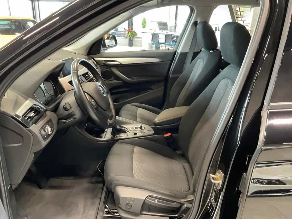 BMW X1 sDr. 18i Advantage AHK Navi BT Sitzh. PDC 17" 02/2019-photo-5