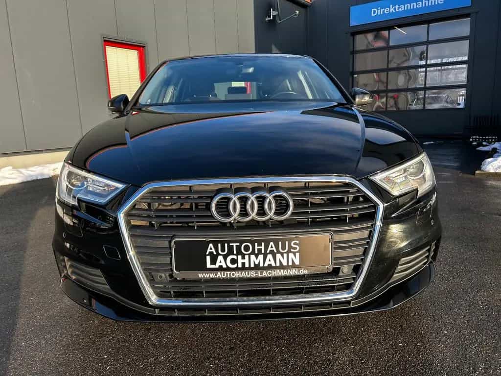 Audi A3 Sportback 10/2017-photo-1