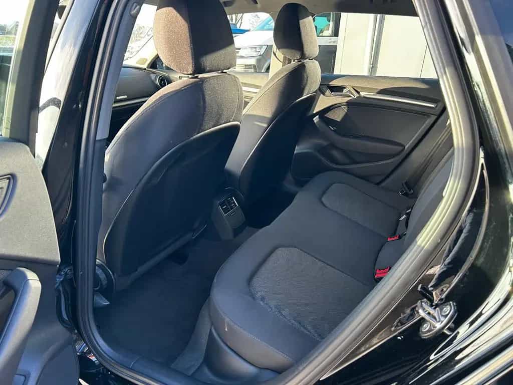 Audi A3 Sportback 10/2017-photo-12
