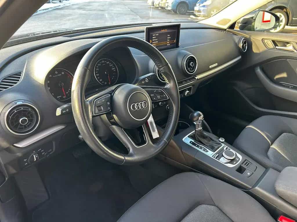 Audi A3 Sportback 10/2017-photo-14