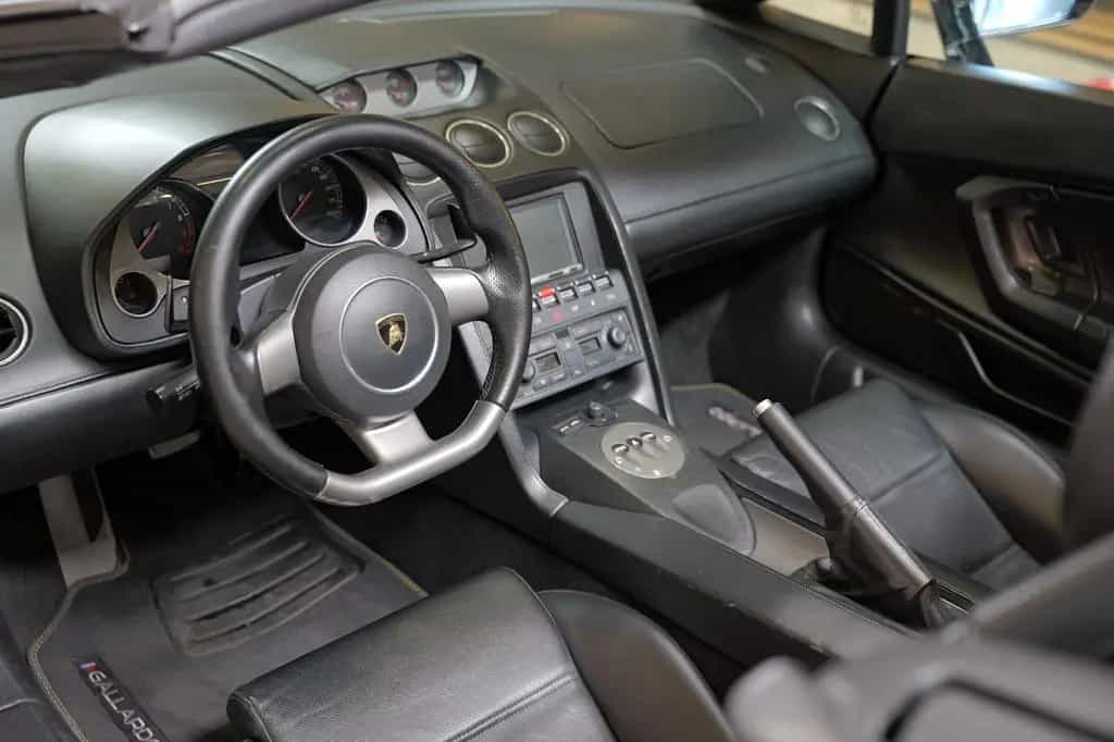 Lamborghini Spyder 5.0 V10*519PS *AWD*E-Gear*Akrapovic*Cam 06/2007-photo-17