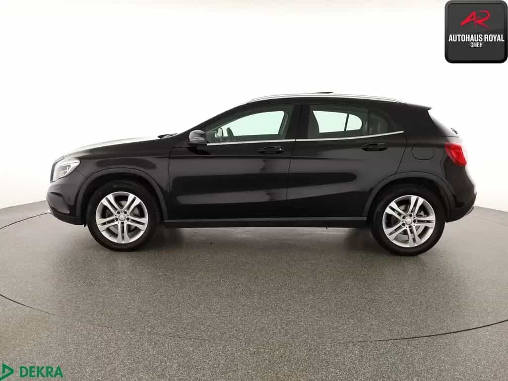 Mercedes-Benz GLA 180 URBAN PANORAMA,BI-XENON,NAVI,SPORTSITZE 07/2016-photo-1