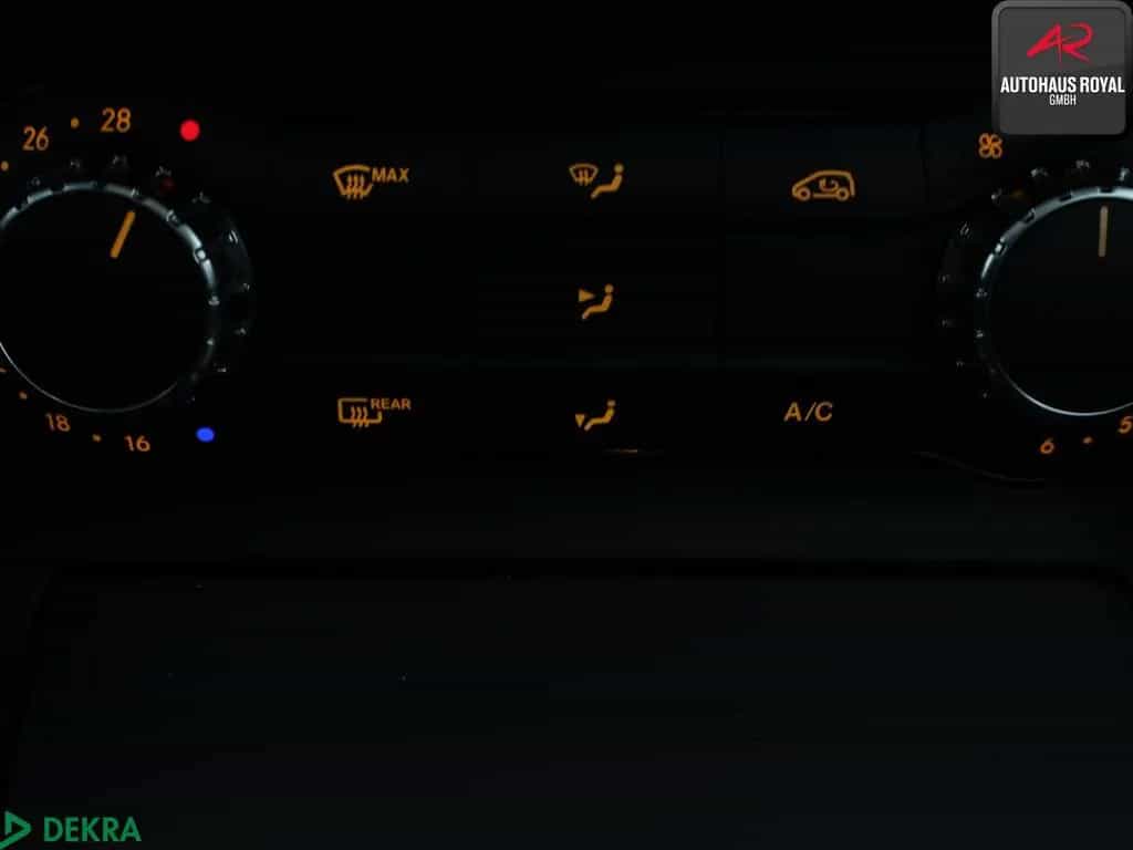 Mercedes-Benz GLA 180 URBAN PANORAMA,BI-XENON,NAVI,SPORTSITZE 07/2016-photo-19