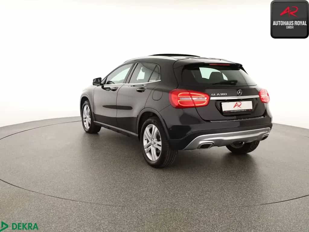 Mercedes-Benz GLA 180 URBAN PANORAMA,BI-XENON,NAVI,SPORTSITZE 07/2016-photo-2