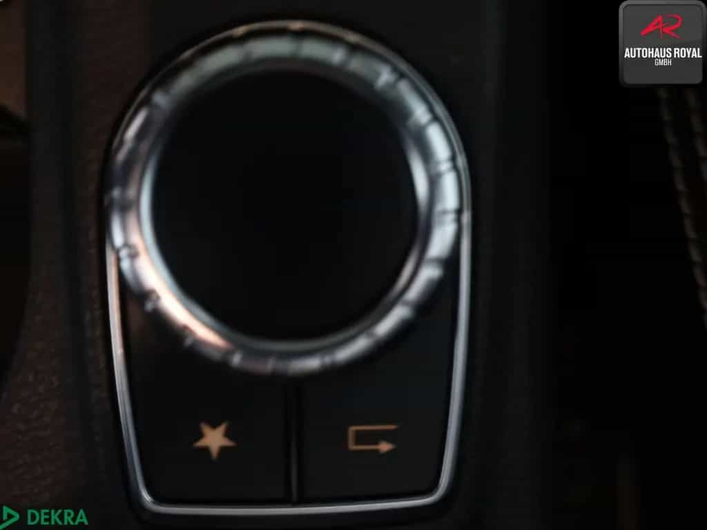Mercedes-Benz GLA 180 URBAN PANORAMA,BI-XENON,NAVI,SPORTSITZE 07/2016-photo-21
