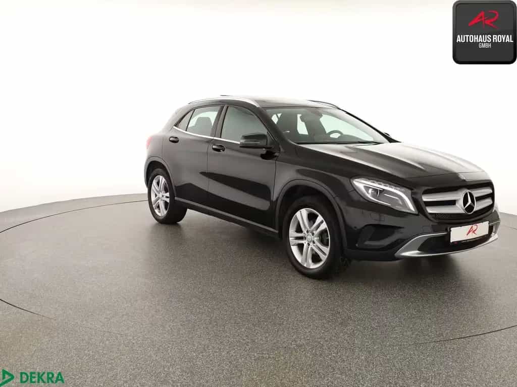 Mercedes-Benz GLA 180 URBAN PANORAMA,BI-XENON,NAVI,SPORTSITZE 07/2016-photo-6