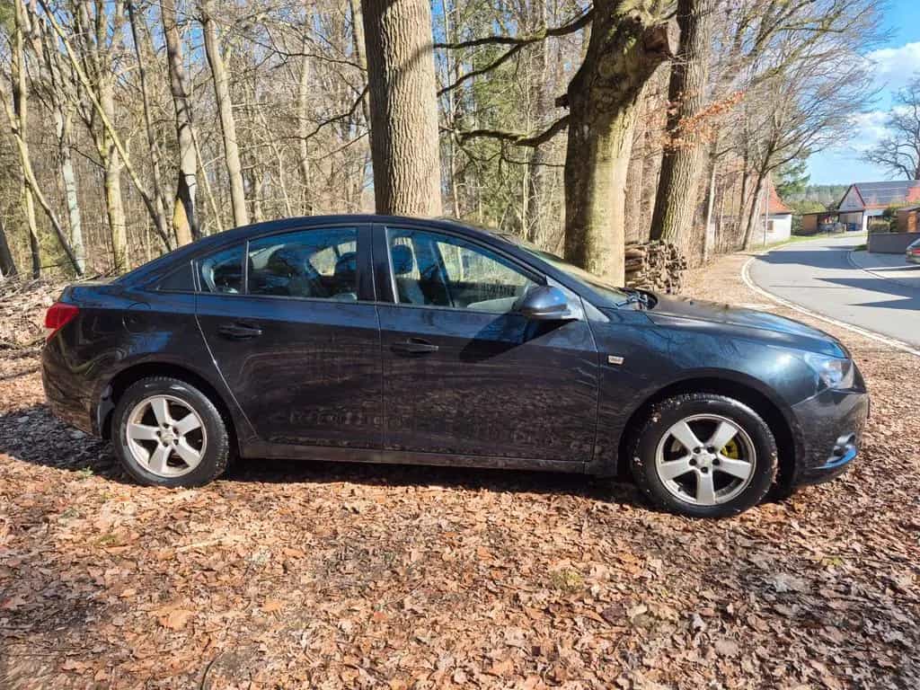 Chevrolet Cruze 1.6 LT Benziner Limousine 08/2011-photo-3