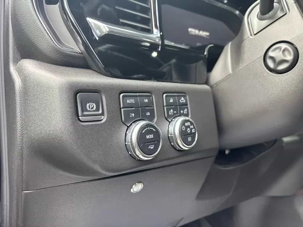 GMC Sierra 5.3 SLT Texas Edition Unfallfrei 1.Hand 01/2025-photo-13