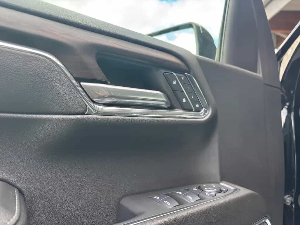 GMC Sierra 5.3 SLT Texas Edition Unfallfrei 1.Hand 01/2025-photo-15