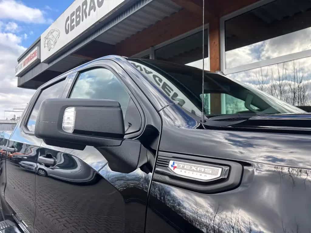 GMC Sierra 5.3 SLT Texas Edition Unfallfrei 1.Hand 01/2025-photo-23