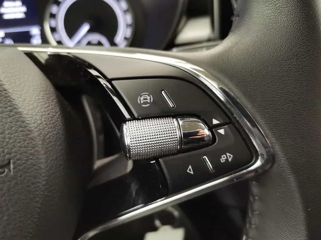 Skoda Fabia 1.0 TSI Ambition Tour Winter|LED|Navi|RFK 03/2024-photo-17