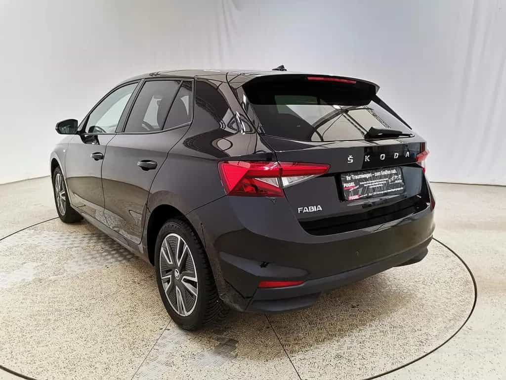 Skoda Fabia 1.0 TSI Ambition Tour Winter|LED|Navi|RFK 03/2024-photo-4