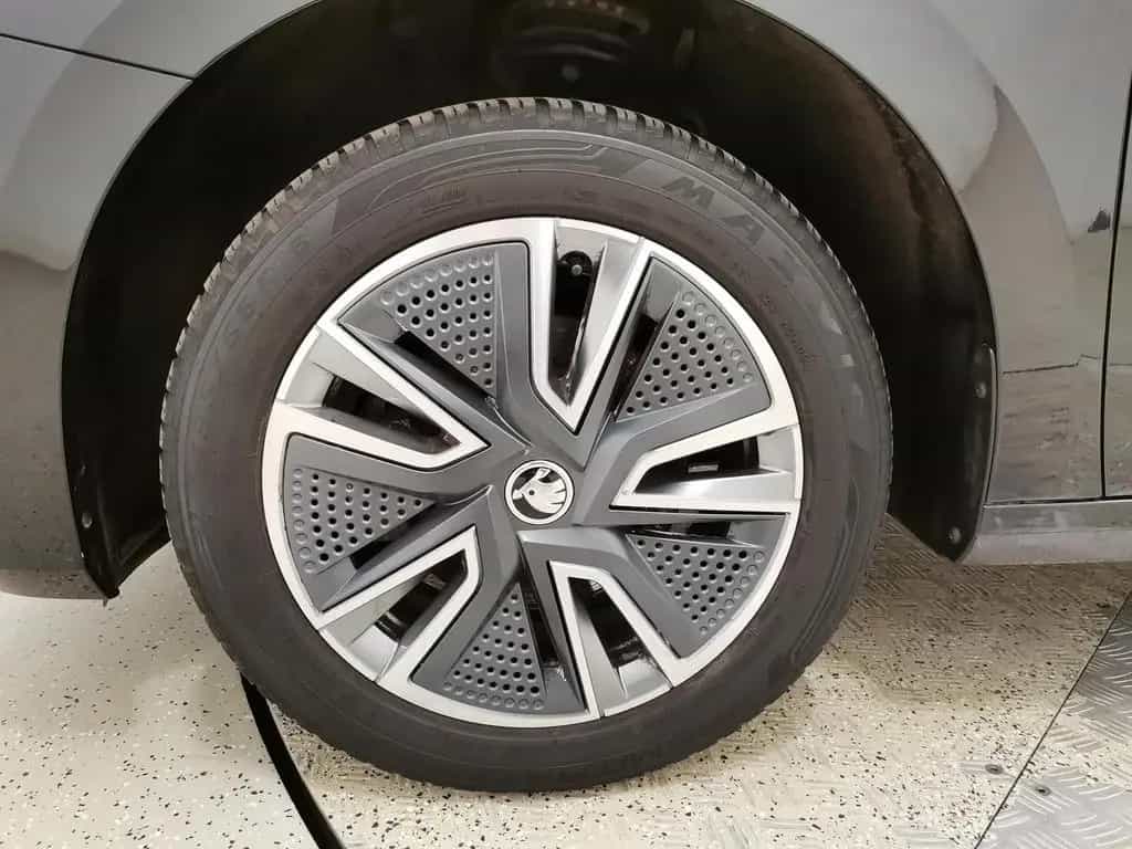 Skoda Fabia 1.0 TSI Ambition Tour Winter|LED|Navi|RFK 03/2024-photo-8