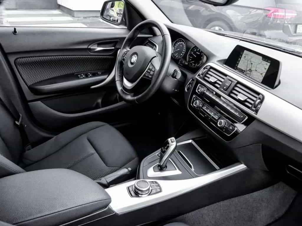 BMW 1 Series 118i 5-Türer+LED+NAVI+AUT+17" LMR 05/2019-photo-1