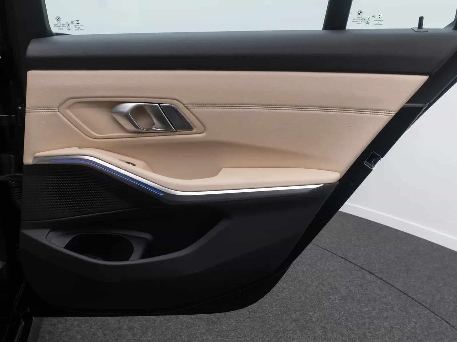 BMW 3 Series 320d Touring Advantage AHK DrAss ParkAss HiFi 02/2021-photo-31