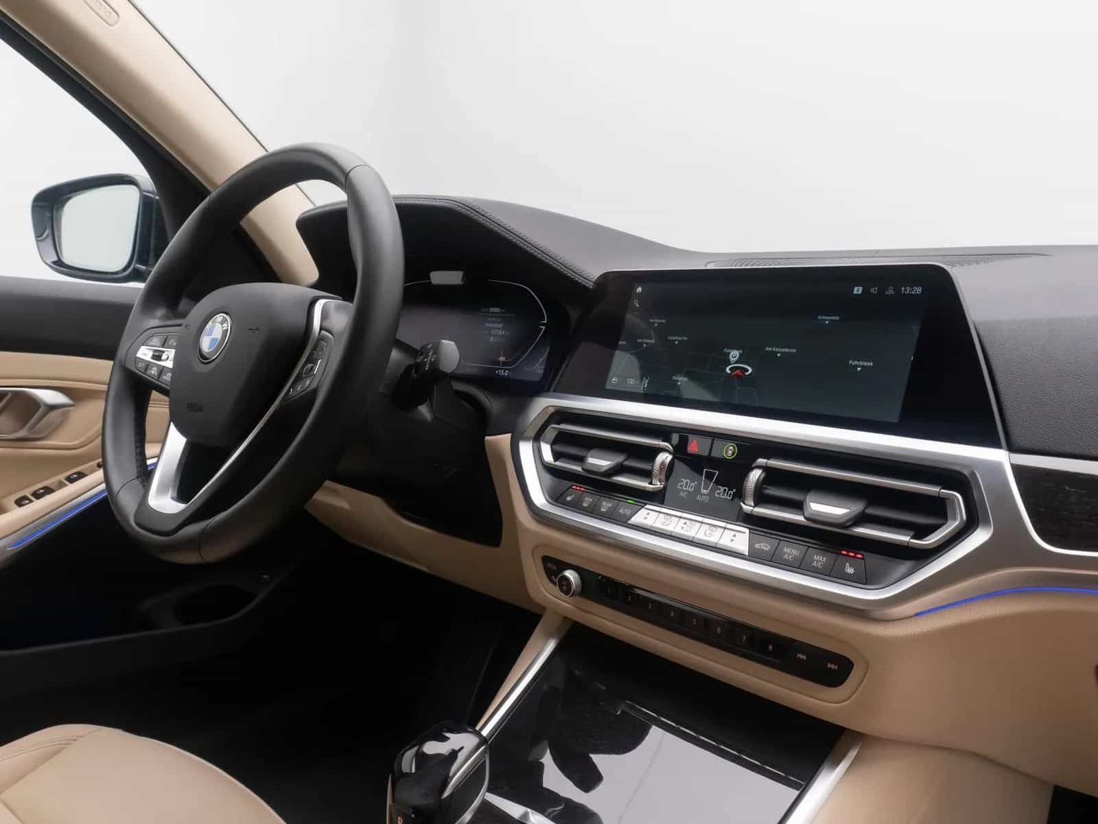 BMW 3 Series 320d Touring Advantage AHK DrAss ParkAss HiFi 02/2021-photo-36