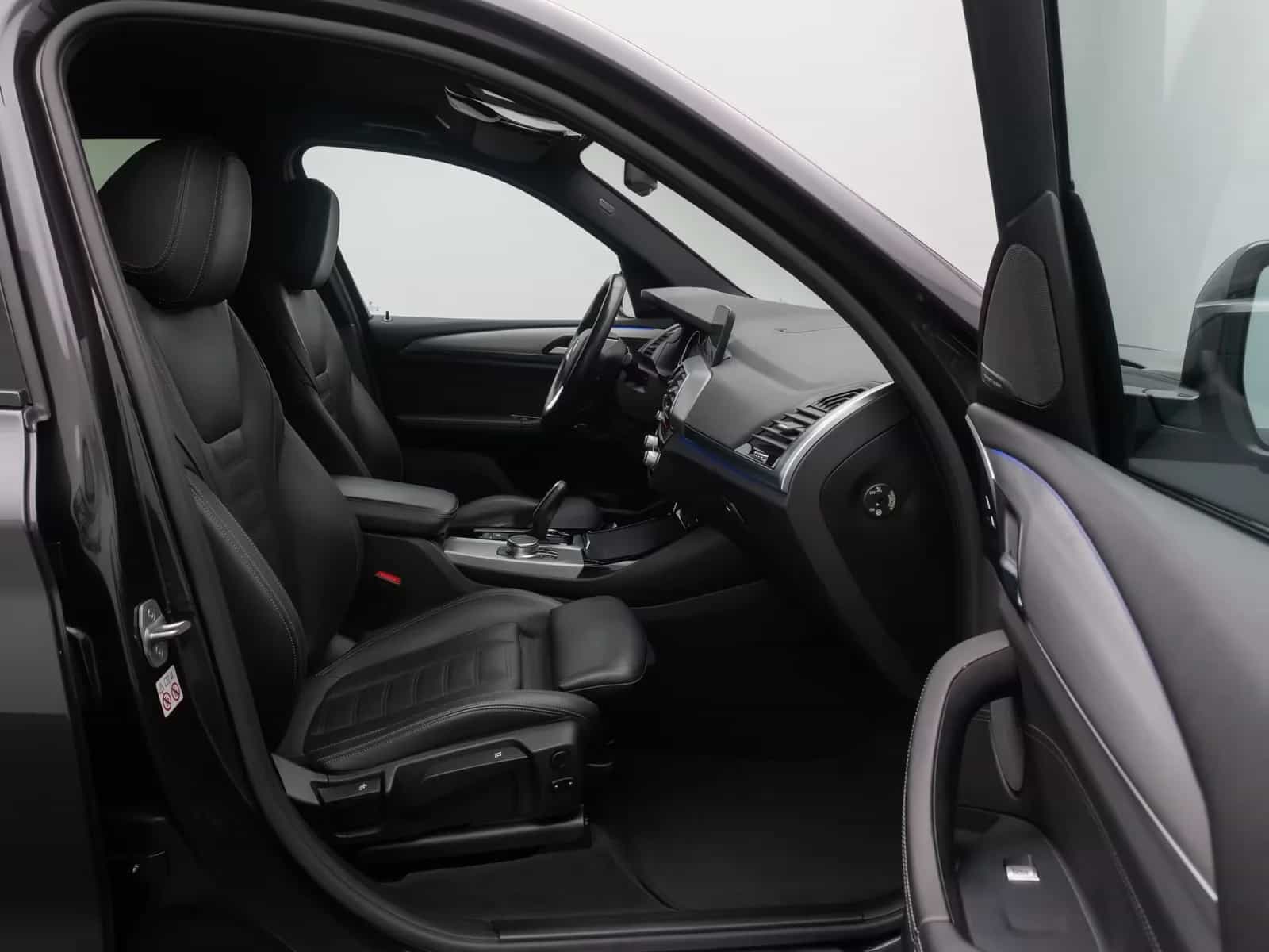 BMW X3 01/2019-photo-23