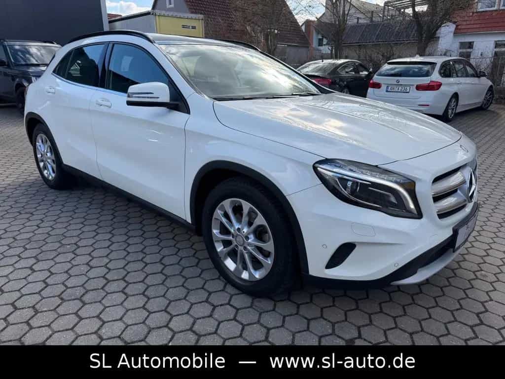 Mercedes-Benz GLA 200 Style  66.000 km. Bi-Xenon Panorama 08/2015-photo-12