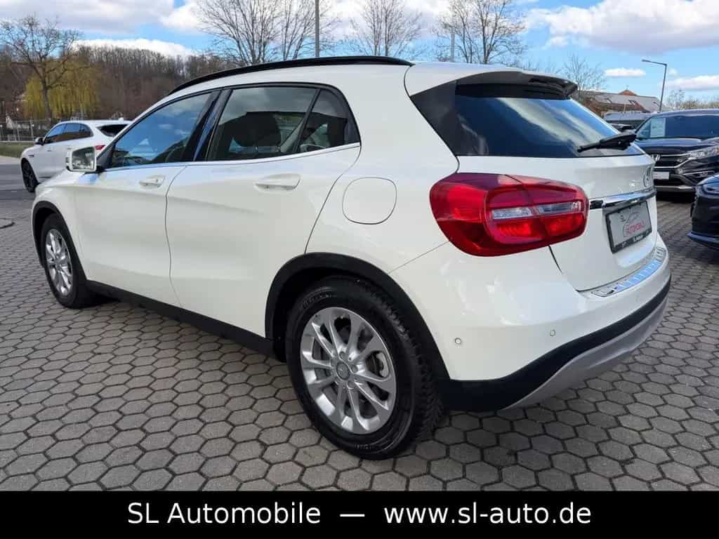 Mercedes-Benz GLA 200 Style  66.000 km. Bi-Xenon Panorama 08/2015-photo-16