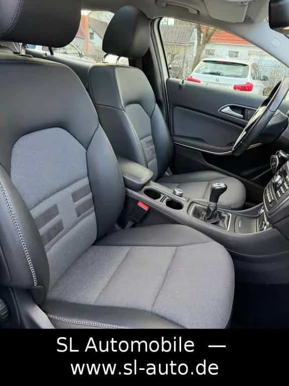 Mercedes-Benz GLA 200 Style  66.000 km. Bi-Xenon Panorama 08/2015-photo-20