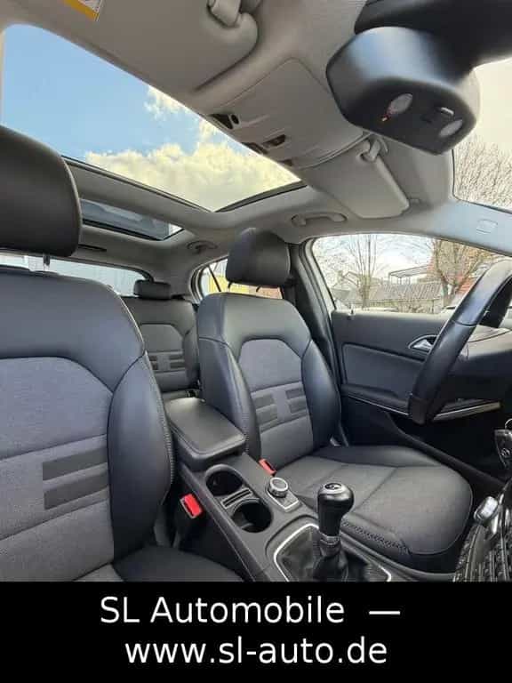 Mercedes-Benz GLA 200 Style  66.000 km. Bi-Xenon Panorama 08/2015-photo-21
