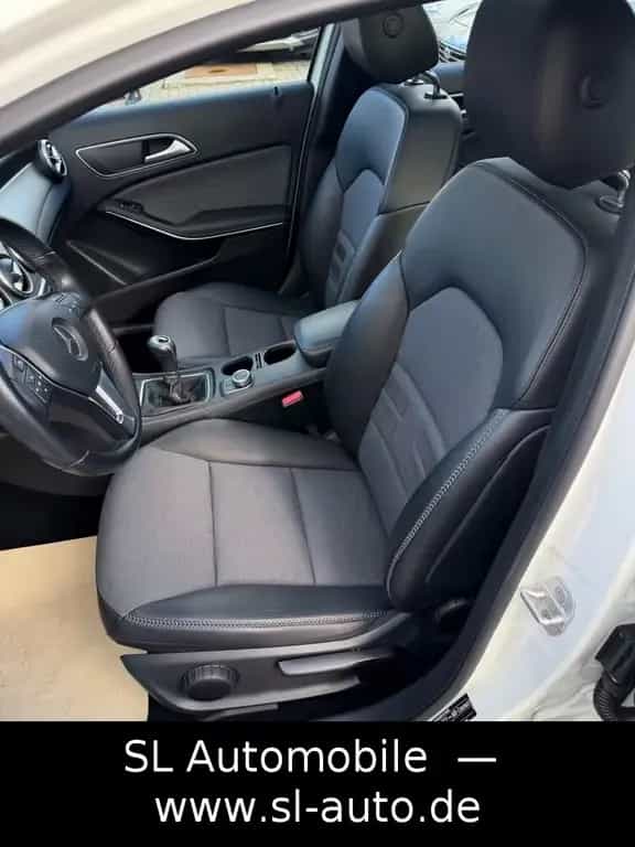 Mercedes-Benz GLA 200 Style  66.000 km. Bi-Xenon Panorama 08/2015-photo-4