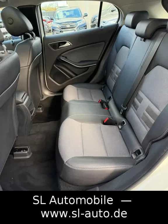 Mercedes-Benz GLA 200 Style  66.000 km. Bi-Xenon Panorama 08/2015-photo-6