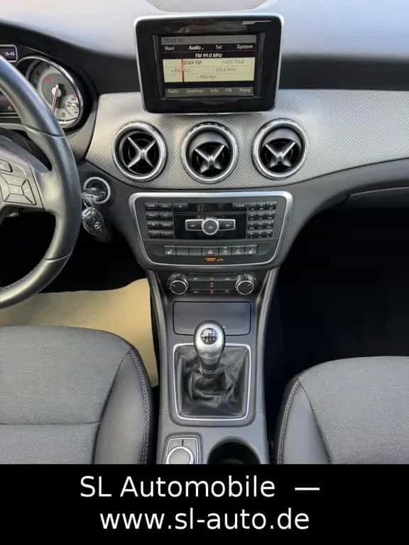 Mercedes-Benz GLA 200 Style  66.000 km. Bi-Xenon Panorama 08/2015-photo-8