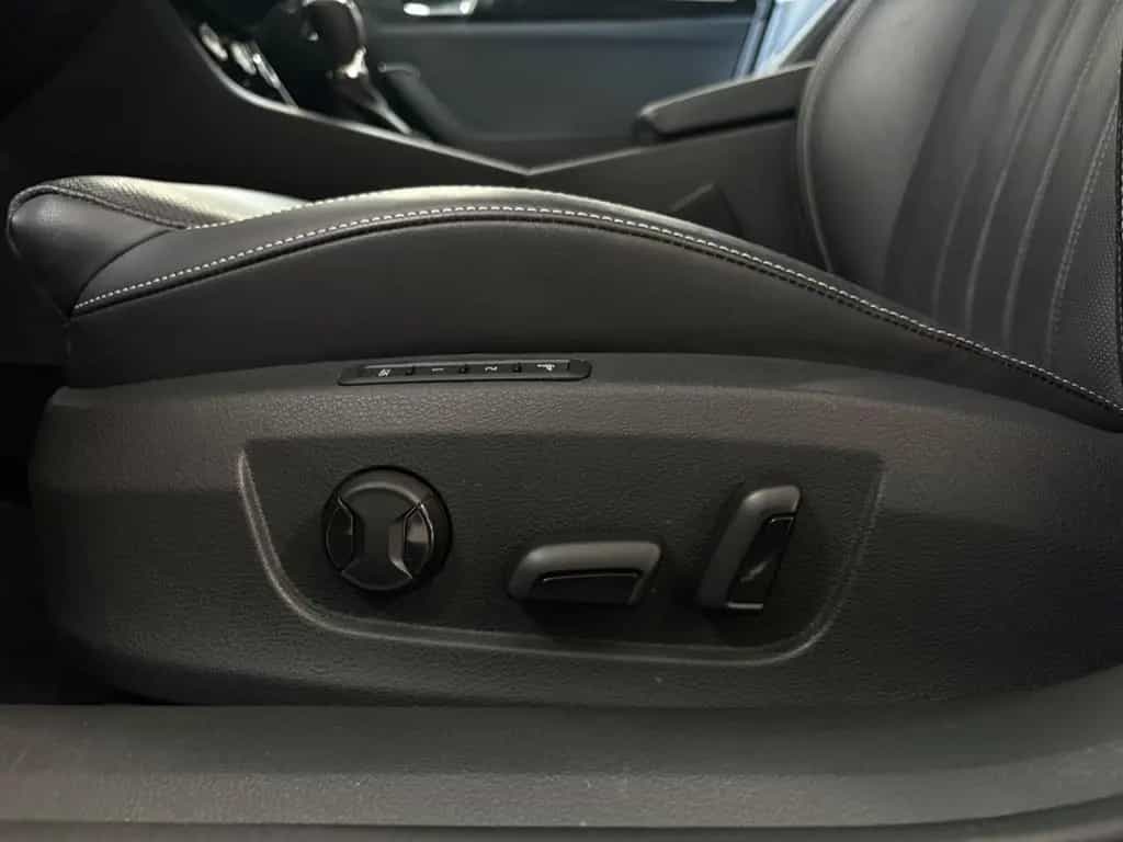 Skoda Superb Combi L&K 4x4*Navi*ViCo*AHK*Canton*Pano 02/2022-photo-14
