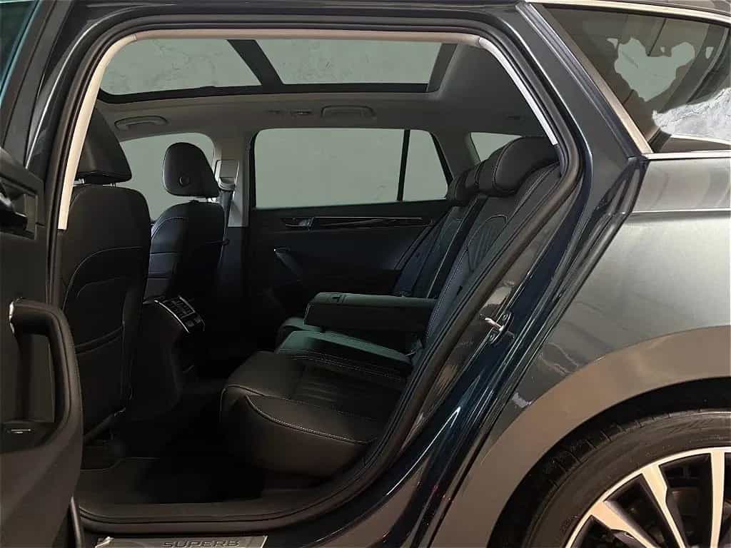 Skoda Superb Combi L&K 4x4*Navi*ViCo*AHK*Canton*Pano 02/2022-photo-16