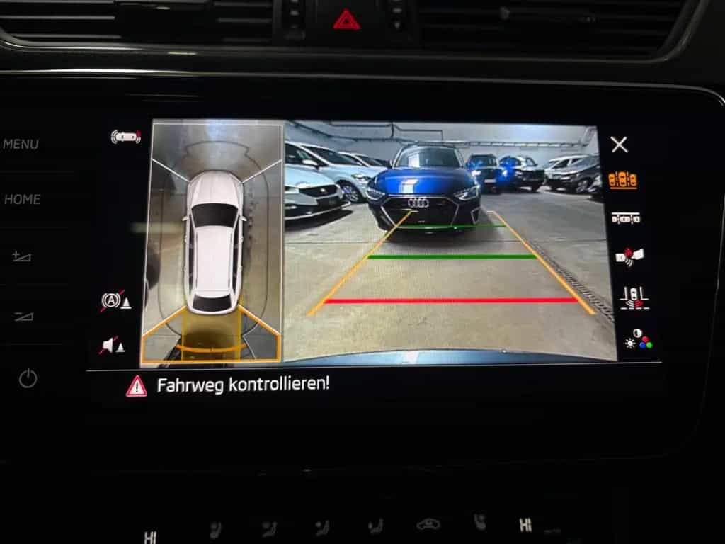 Skoda Superb Combi L&K 4x4*Navi*ViCo*AHK*Canton*Pano 02/2022-photo-17