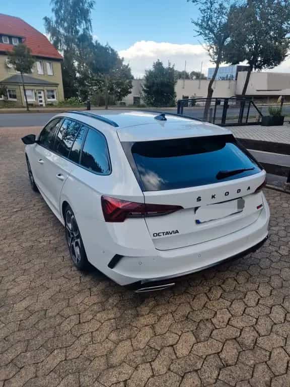 Skoda Octavia 2.0 TSI DSG RS PLUS COMBI RS PLUS 03/2021-photo-5