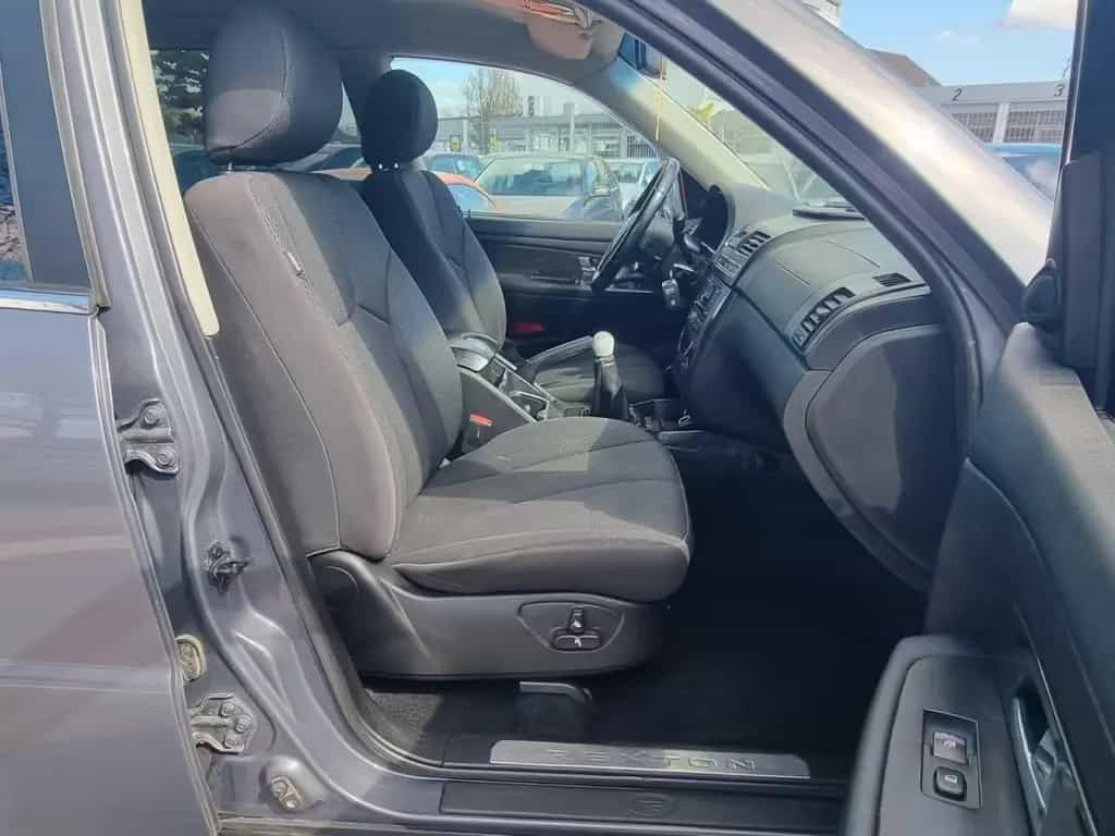 Ssangyong REXTON W Quartz 4WD W4x4/7 Sitzer/AHK Klima 09/2015-photo-15