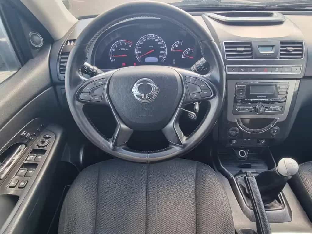 Ssangyong REXTON W Quartz 4WD W4x4/7 Sitzer/AHK Klima 09/2015-photo-8