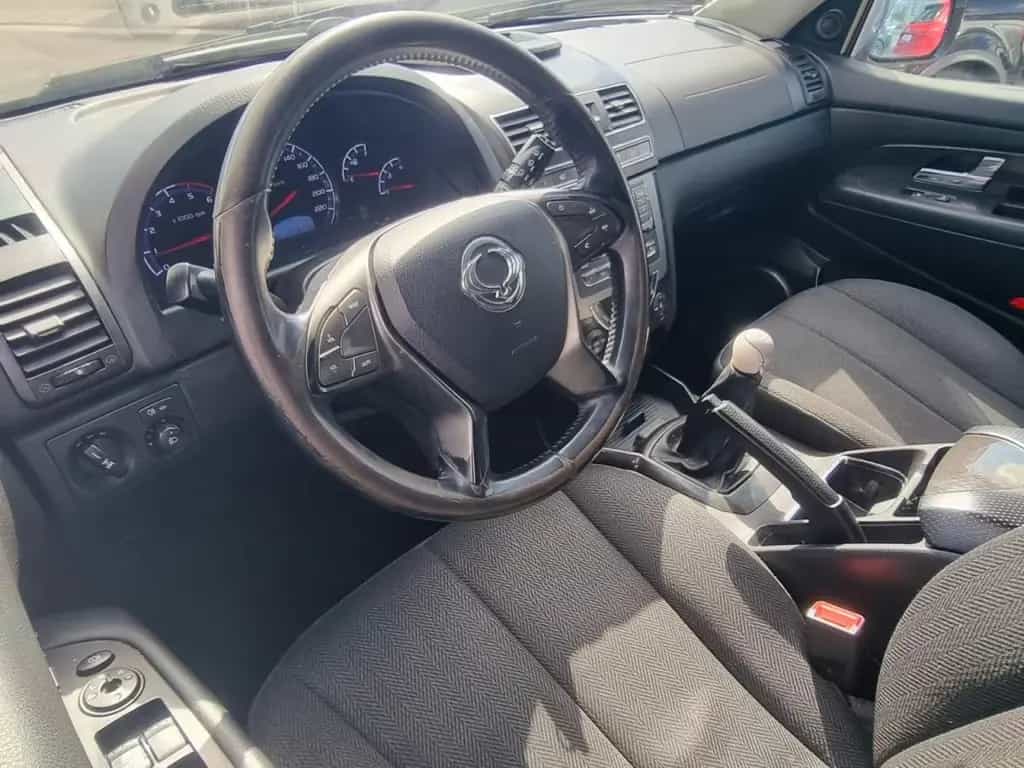 Ssangyong REXTON W Quartz 4WD W4x4/7 Sitzer/AHK Klima 09/2015-photo-9
