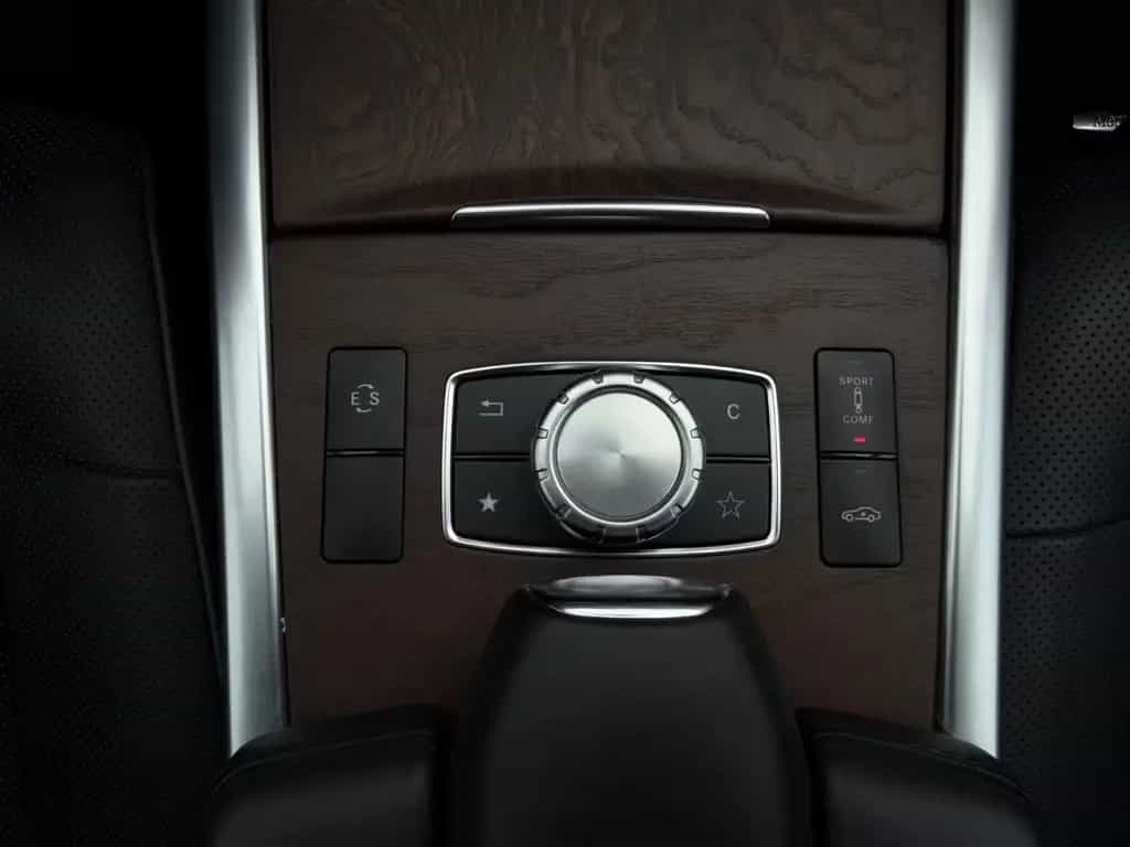 Mercedes-Benz E 500 E500 Kombi V8/ACC/STANDHZNG/360°/SITZBELÜFT/AHK 03/2014-photo-39