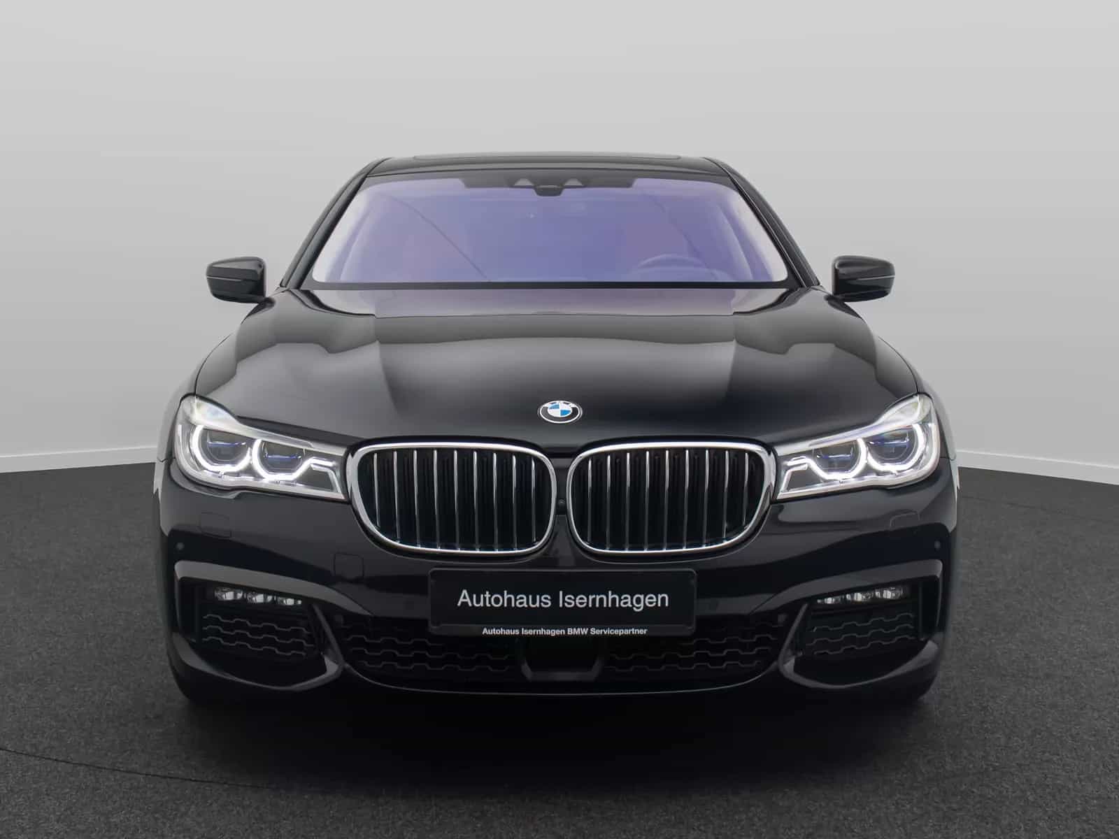 BMW 7 Series 04/2019-photo-1
