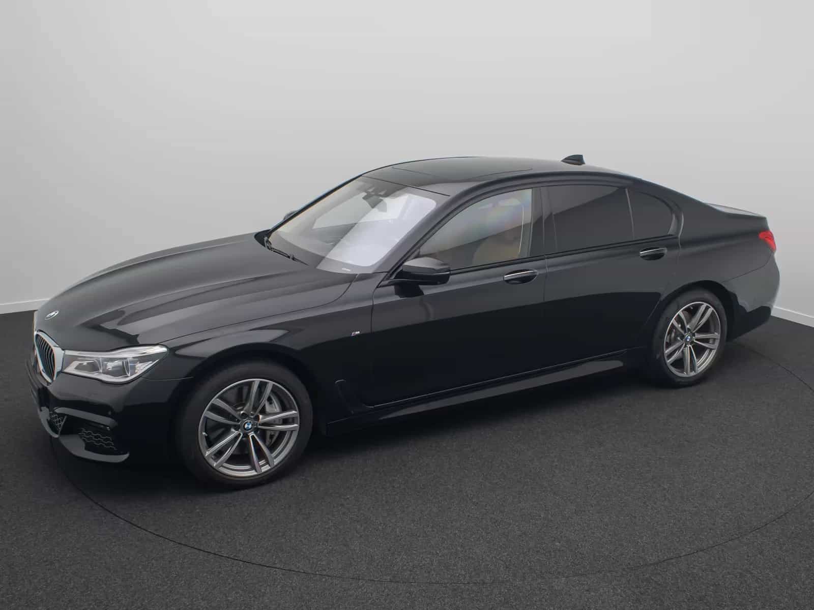 BMW 7 Series 04/2019-photo-11