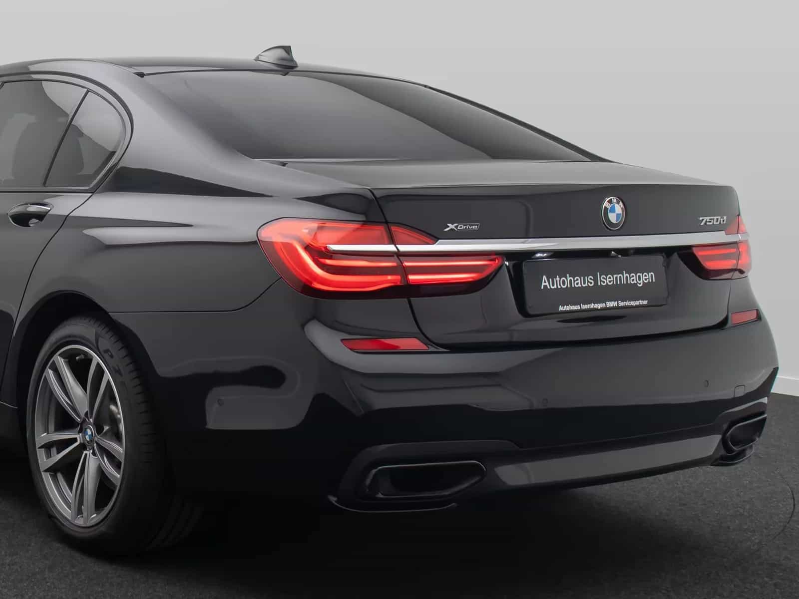 BMW 7 Series 04/2019-photo-14