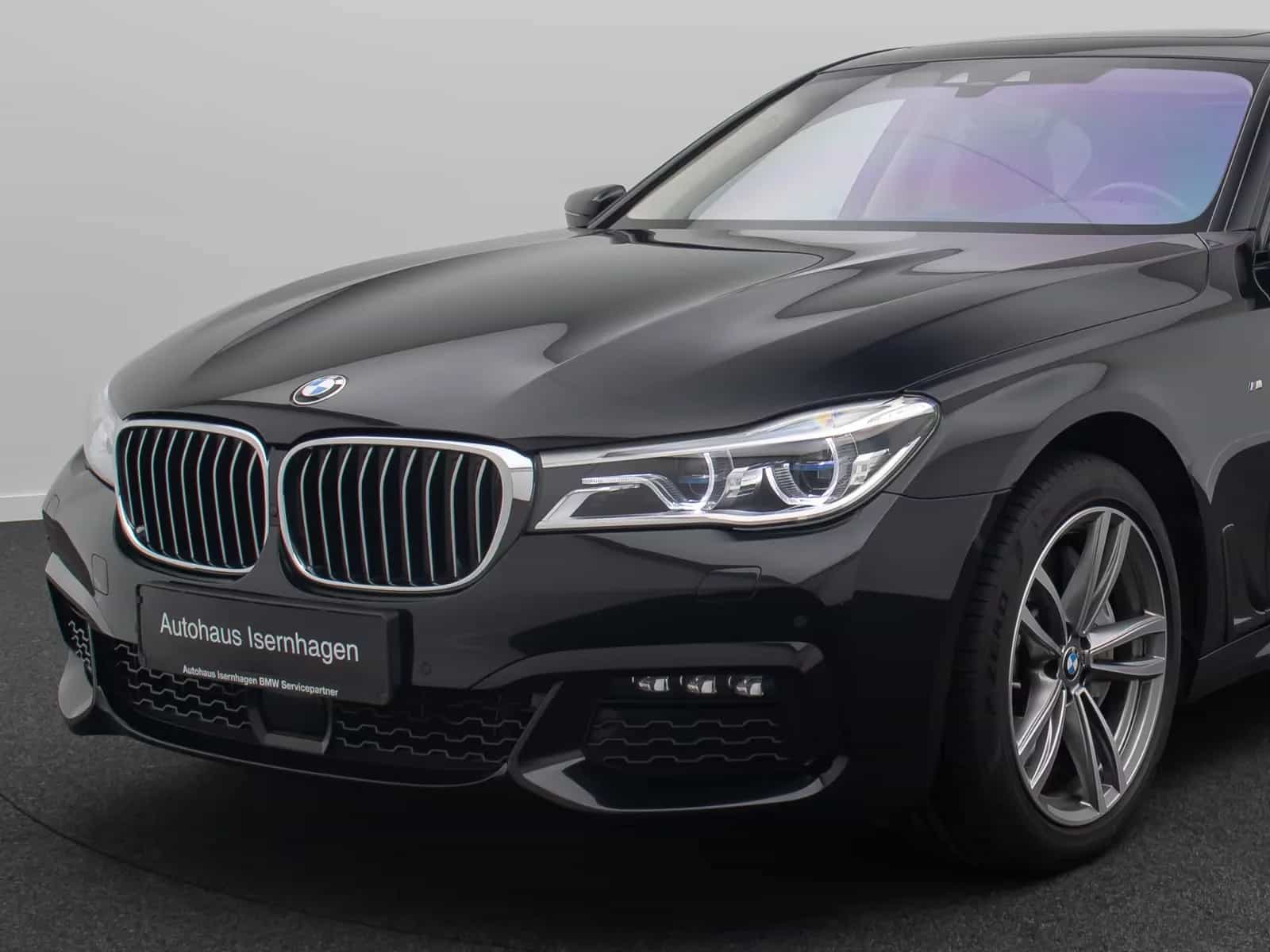 BMW 7 Series 04/2019-photo-16