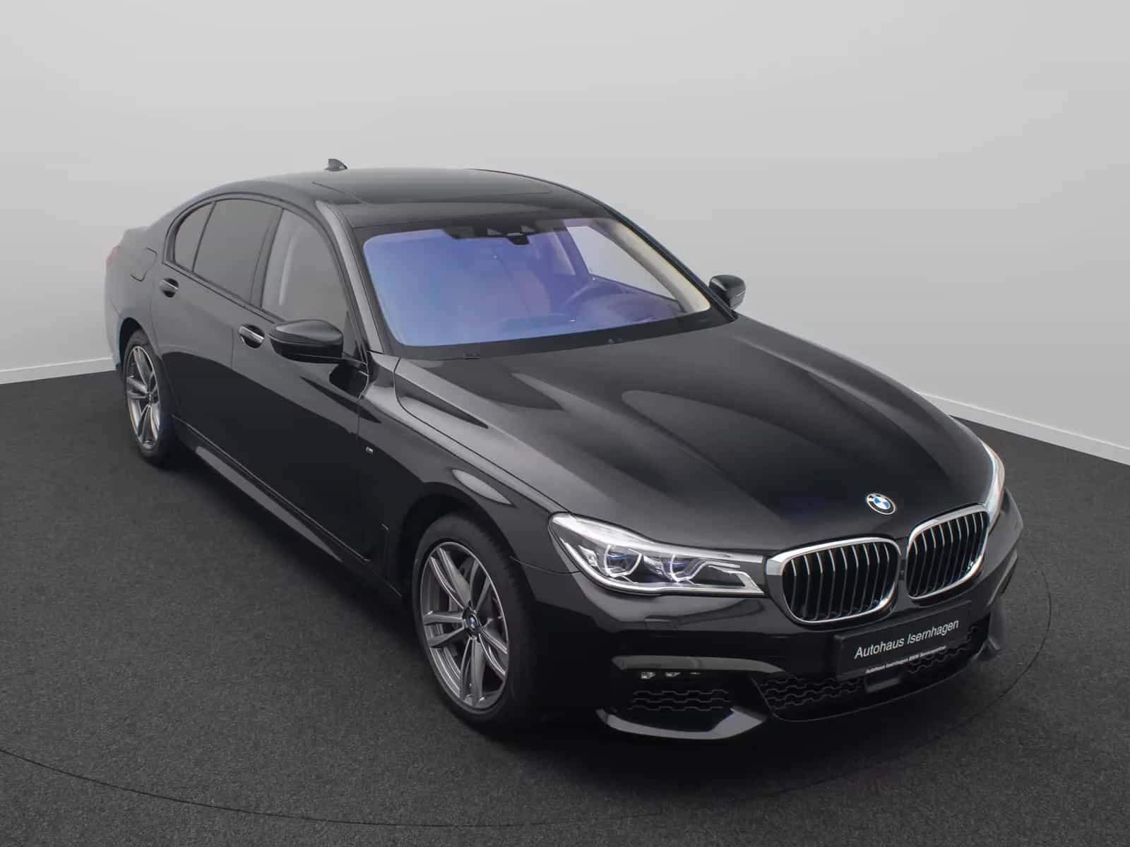 BMW 7 Series 04/2019-photo-2