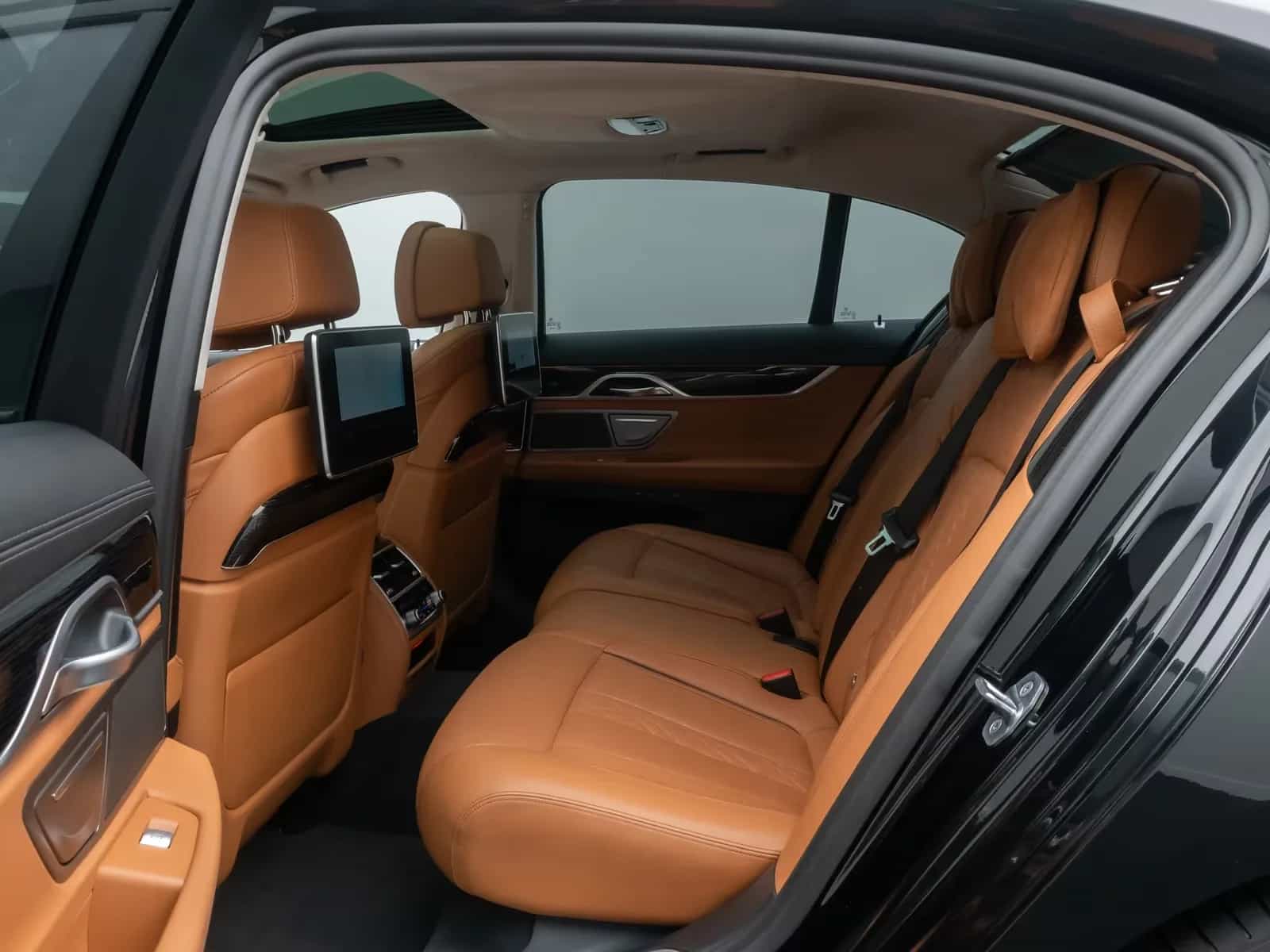 BMW 7 Series 04/2019-photo-24