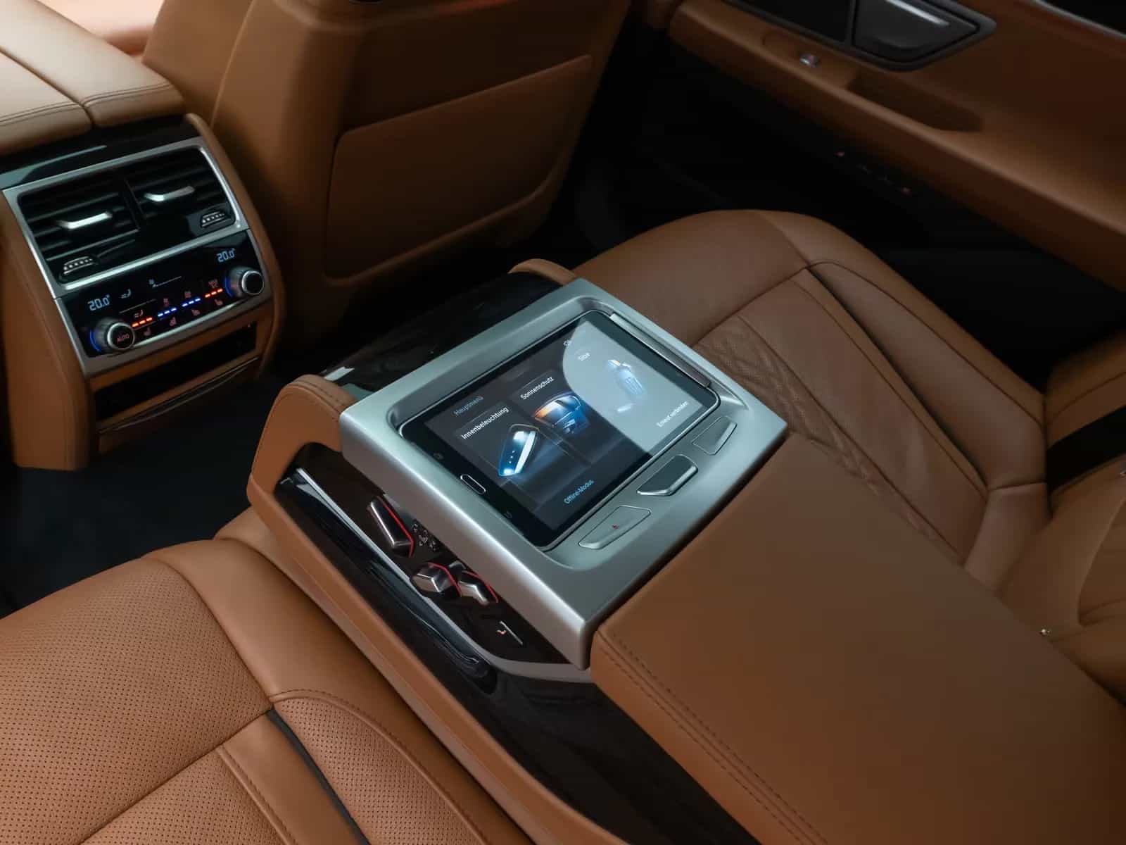 BMW 7 Series 04/2019-photo-26