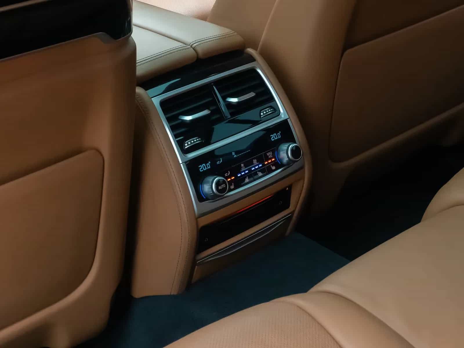BMW 7 Series 04/2019-photo-27