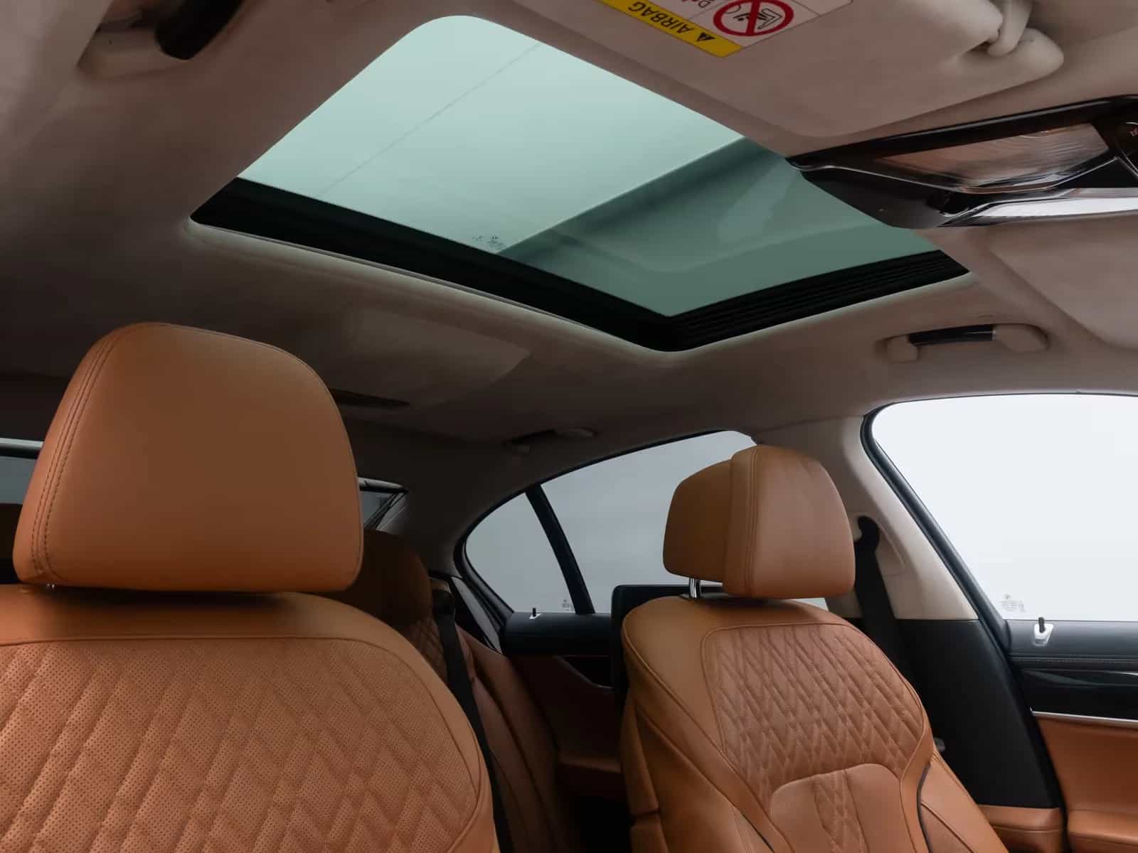 BMW 7 Series 04/2019-photo-30