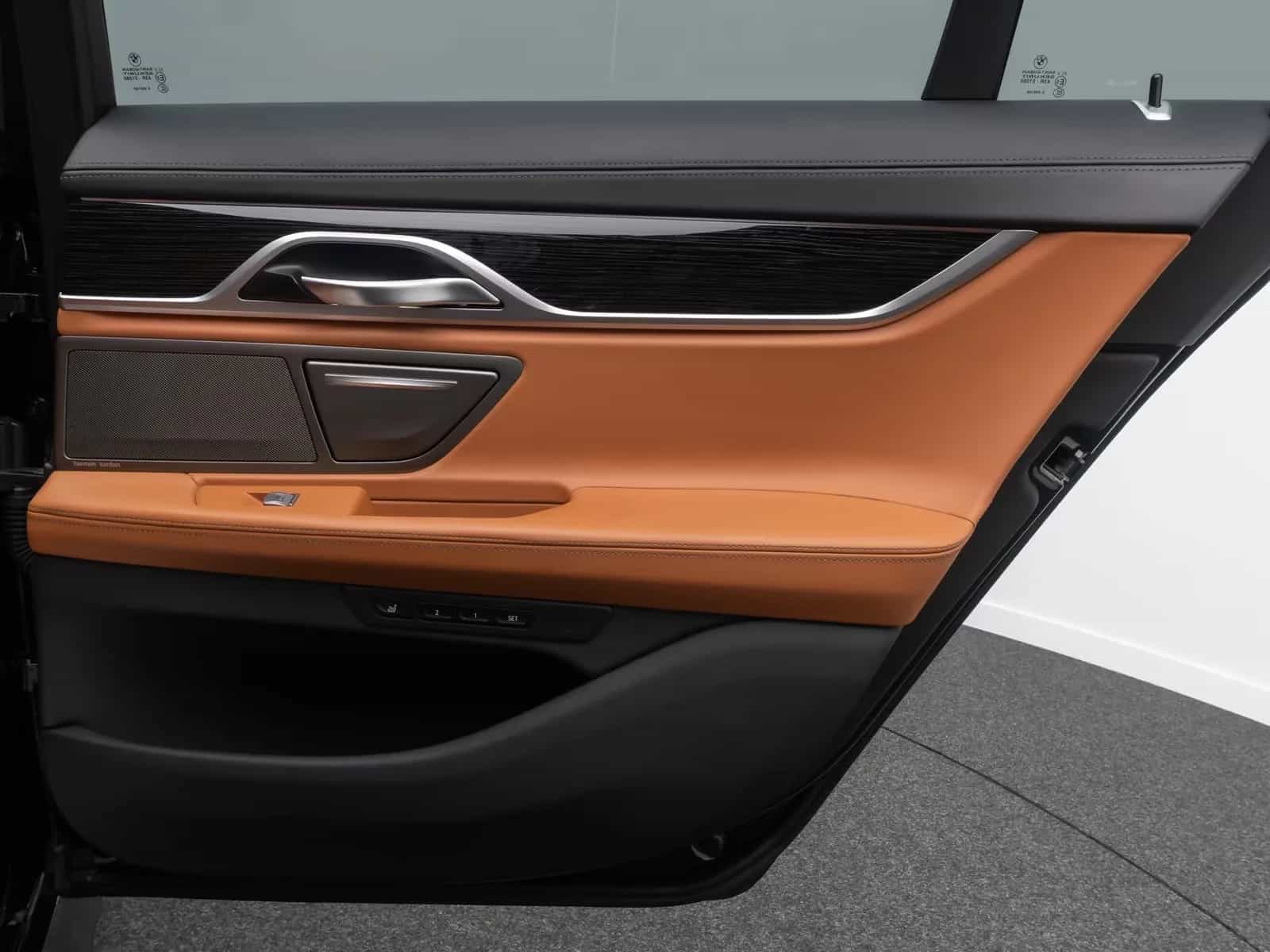 BMW 7 Series 04/2019-photo-32